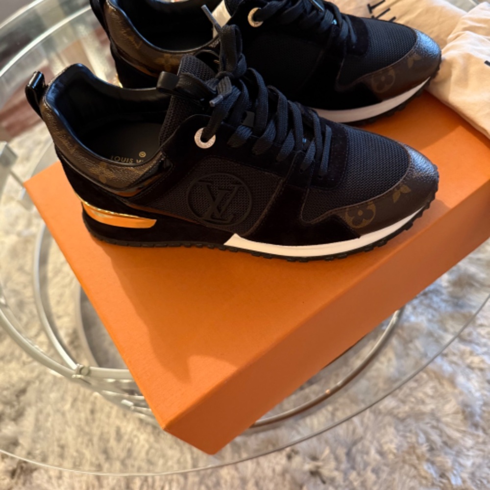 Women's Black Louis Vuitton Sneakers 37.5 - Picture 2 of 5